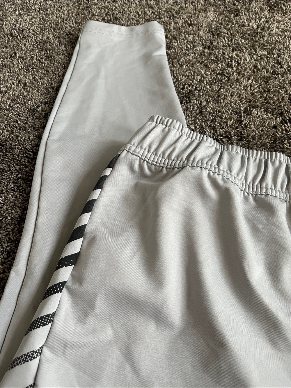 Gymshark Light Gray Performance Joggers
Medium. Mens - Picture 6 of 7